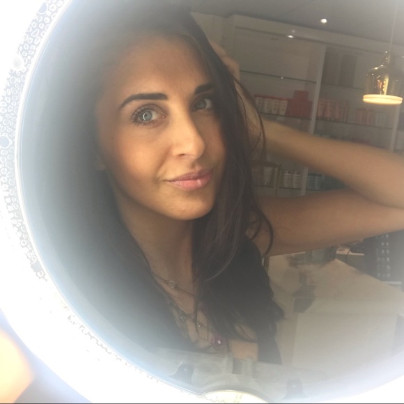 Meet your Posher, Ashley - Picture 1 of 1